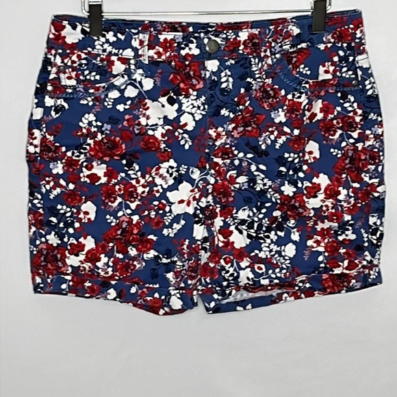 Bandolino Amy Floral Cuffed 5 Pocket Short - Size 8 - Picture 1 of 8